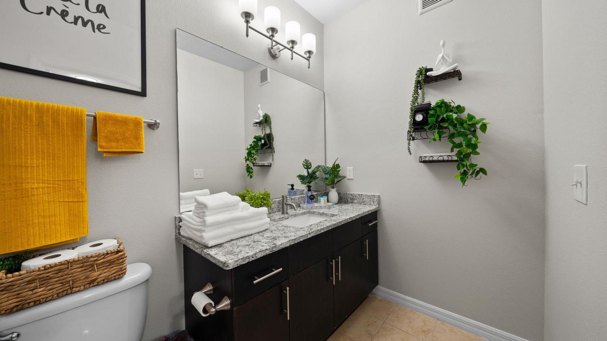 Urban 2Br2Ba Gem-Near Airport Apartment Tampa Bagian luar foto